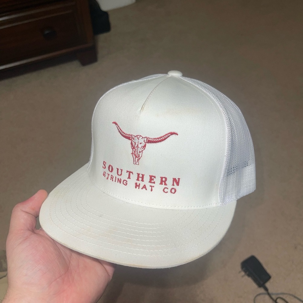 Southern String Hats and Flag - Picture 3 of 4